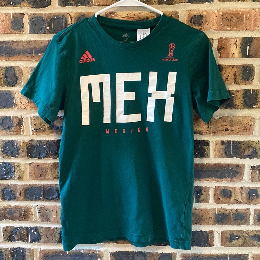 Adidas FIFA World Cup soccer 2018 MEXICO graphic tee, Women’s XS